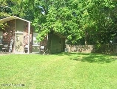 Great First time Home Buyer or Investor looking for a ready made - photo 2