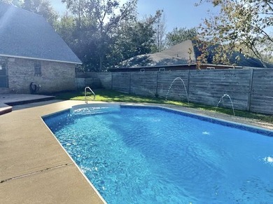 Beautifully updated 4BR/3.5BA coastal home on a prime .34-acre - photo 26