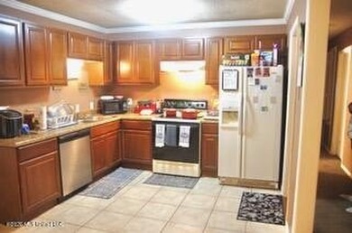 Great First time Home Buyer or Investor looking for a ready made - photo 6