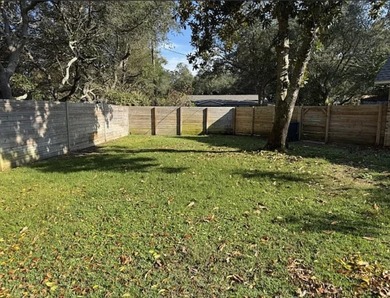 Beautifully updated 4BR/3.5BA coastal home on a prime .34-acre - photo 27