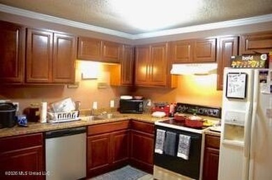 Great First time Home Buyer or Investor looking for a ready made - photo 8
