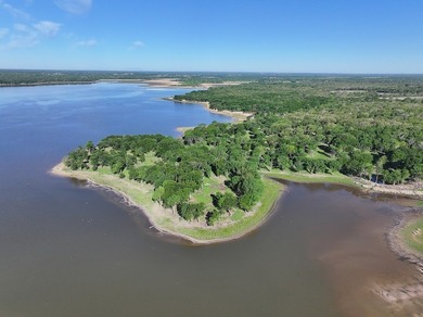 +/-325 acres with approximately 1 mile of frontage on Lake - photo 1