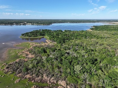 +/-325 acres with approximately 1 mile of frontage on Lake - photo 2