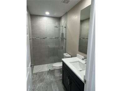 Welcome home to this lightly lived in 3 Bedroom, 2 Bathroom, 2 - photo 15