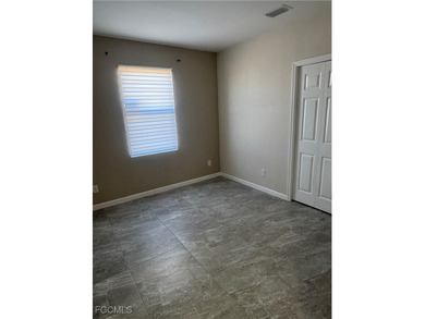 Welcome home to this lightly lived in 3 Bedroom, 2 Bathroom, 2 - photo 20
