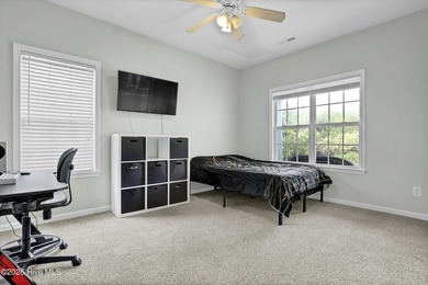 Welcome to this beautifully designed 4-bedroom, 3-bathroom home - photo 22
