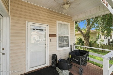 Discover the hidden potential in vibrant Biloxi! This charming - photo 3