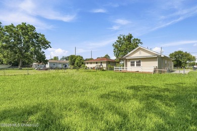 Discover the hidden potential in vibrant Biloxi! This charming - photo 4