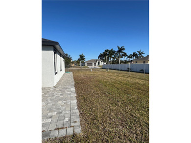 Welcome home to this lightly lived in 3 Bedroom, 2 Bathroom, 2 - photo 26