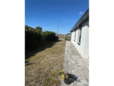 Welcome home to this lightly lived in 3 Bedroom, 2 Bathroom, 2 - photo 27