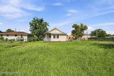 Discover the hidden potential in vibrant Biloxi! This charming - photo 10