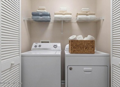 Wow! Beautiful top floor end unit in desirable Esplanade at Town - photo 10