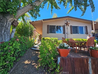 Enjoy panoramic Clear Lake views from this well-maintained - photo 2