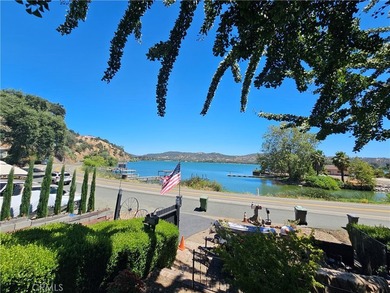 Enjoy panoramic Clear Lake views from this well-maintained - photo 4