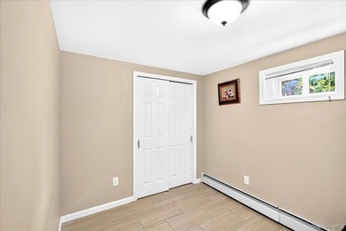 Welcome to this beautifully maintained 3-bedroom, 2-full-bath - photo 12