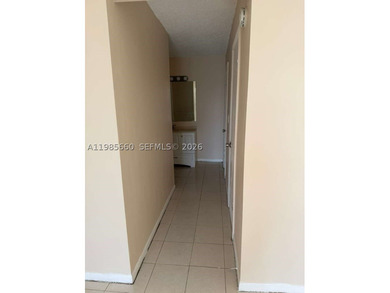 IDEAL FOR INVESTORS! Big apartment 1200 sqft. Currently occupied - photo 15