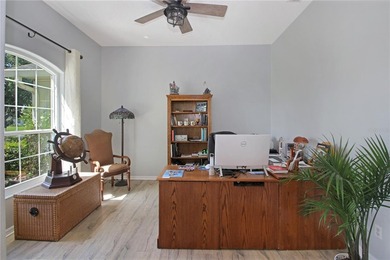 Awesome and beautiful, well cared for, and maintained pool home - photo 19