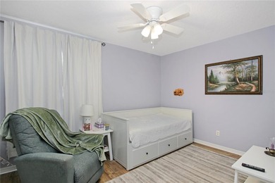 Awesome and beautiful, well cared for, and maintained pool home - photo 28