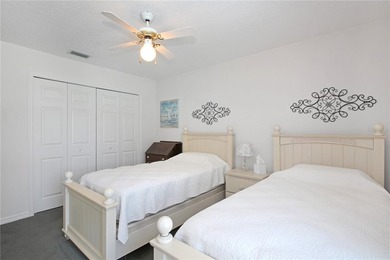 Awesome and beautiful, well cared for, and maintained pool home - photo 30