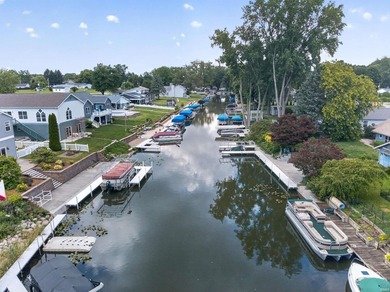 Boat all day, gather all evening, and enjoy the Lake Wawasee - photo 50