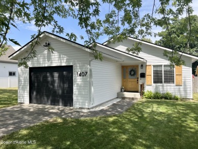 Lake Home For Sale in Coeur d Alene, Idaho