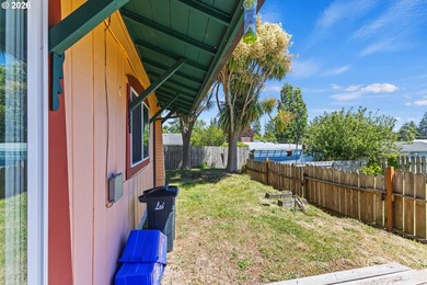 Rare opportunity to own a truly custom and charming duplex in a - photo 6