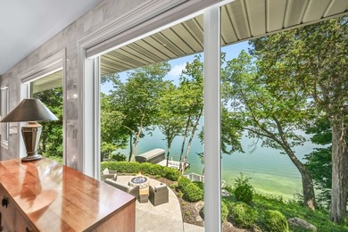 Fully renovated in 2022, this luxurious 4BR, 4.5BA lakefront - photo 10