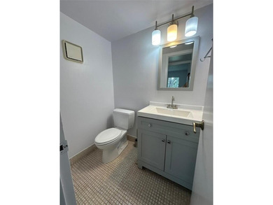 Welcome to this charming two-bedroom, one-and-a-half-bath - photo 5
