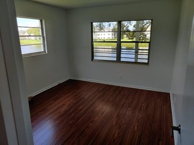 Welcome to this charming two-bedroom, one-and-a-half-bath - photo 6