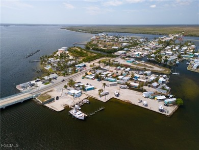 Welcome to beautiful Pine Island Florida! This incredible - photo 17