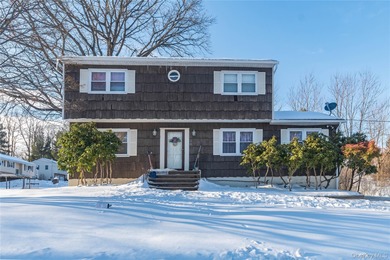 Round Lake - Orange County Home For Sale in Monroe New York