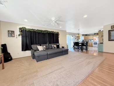 Well-maintained single-level 3 bed, 2 bath home offering 1,524 - photo 3
