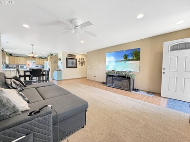 Well-maintained single-level 3 bed, 2 bath home offering 1,524 - photo 4