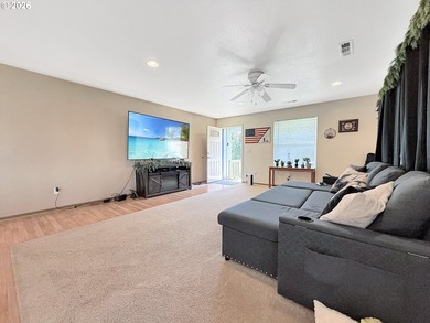 Well-maintained single-level 3 bed, 2 bath home offering 1,524 - photo 5