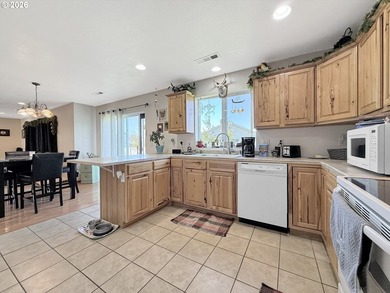 Well-maintained single-level 3 bed, 2 bath home offering 1,524 - photo 8