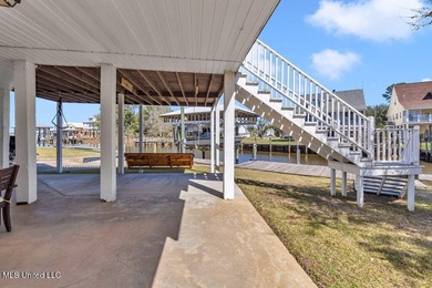 Lovely 3 bedroom, 3 bath waterfront property in Timber Ridge - photo 12