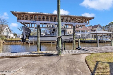 Lovely 3 bedroom, 3 bath waterfront property in Timber Ridge - photo 13