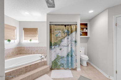 Lovely 3 bedroom, 3 bath waterfront property in Timber Ridge - photo 34