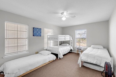 Lovely 3 bedroom, 3 bath waterfront property in Timber Ridge - photo 36