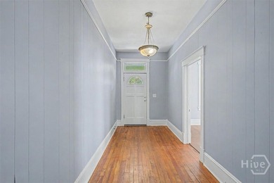 Spacious duplex in popular Eastside neighborhood available - photo 4