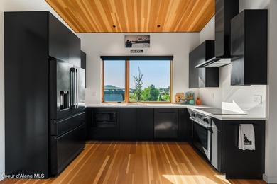 One-of-one WATERFRONT offering on the rare and coveted Gold - photo 35