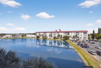 (private lake, pond, coastal) Condo For Sale in Lauderhill Florida