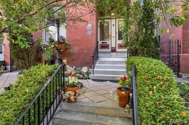 (private lake, pond, creek) Home Sale Pending in Saint Louis Missouri