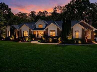 Welcome to refined living in this exceptional private estate - photo 4