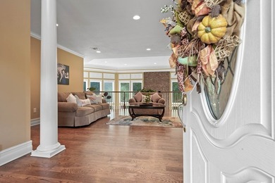 Welcome to refined living in this exceptional private estate - photo 10