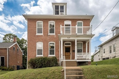 (private lake, pond, creek) Home Sale Pending in Washington Missouri