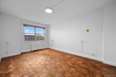 Welcome to 230 Garth Road, a bright and spacious three-bedroom - photo 21