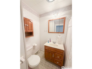 Such a meticulously maintained ranch home in a quaint little - photo 23
