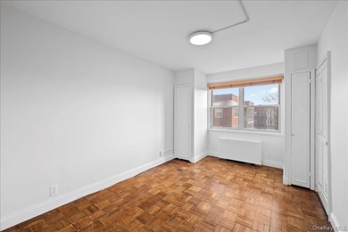 Welcome to 230 Garth Road, a bright and spacious three-bedroom - photo 26