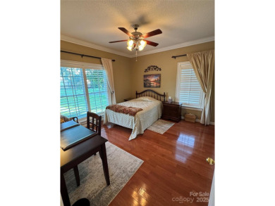 Beautiful all brick ranch home in desirable North Lincoln School